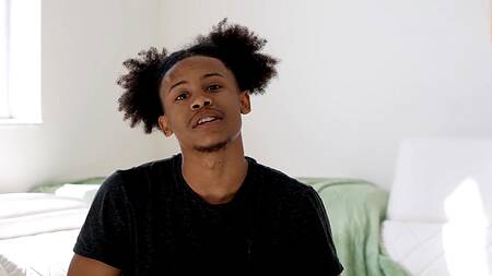 Негр трахает милую латинку с сочной задницей