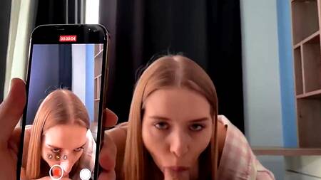 Русская девушка хочет начать снимать порно