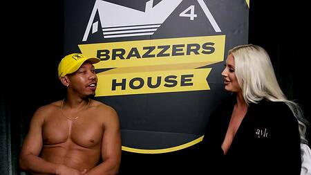 Красивые азиатки ебутся с неграми, чтобы понять кто лучше ебется