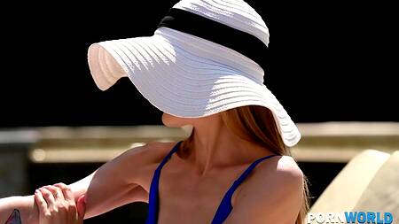 Худышка Tiffany Tatum отдается в попку черному массажисту