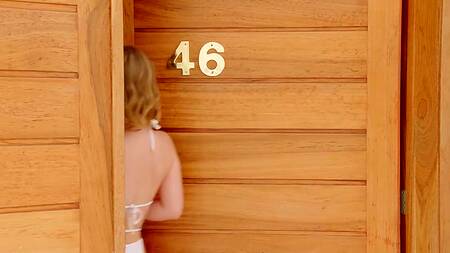 Жаркая Lily Blossom изменяет мужу во время медового месяца