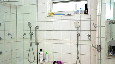 Мамка засунула сводных брата и сестру в одни трусы, а они трахнулись