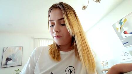 Миленькая падчерица радует отчима минетом и сексом