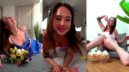 Татуированная худышка с маленькими сиськами наслаждается еблей