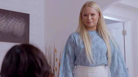 Сестры азиатки любят косплей и групповой секс