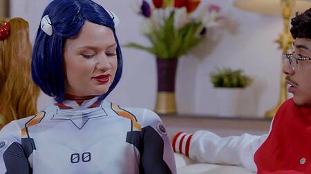 Сестры азиатки любят косплей и групповой секс