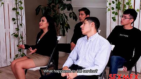 Латинку на аукционе мужики поимели вдвоем