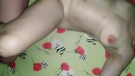 Ебу ЖЕНЕЧКУ и кончаю ей на живот