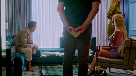 Хуястый парень изменяет будущей жене с сочной милфой