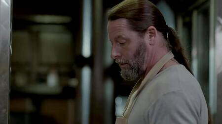 Красивая администраторша ресторана страстно ебется с поваром