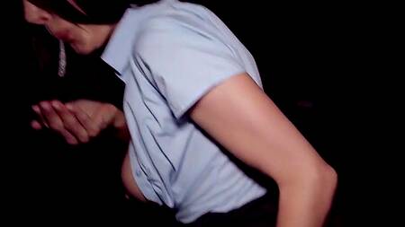 Зрелая офисная работница опаздывает домой из-за секс на улице