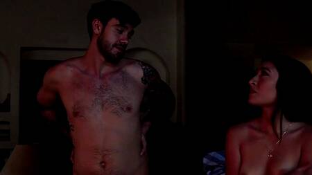 Хотели вызвать духов на Хэллоуин и занялись групповым сексом