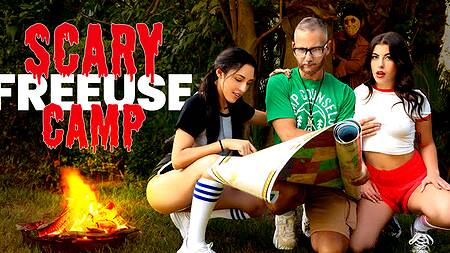 Дал в рот на кухне одной подруге и трахнул вторую на кровати