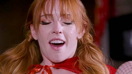 Отчим в образе Волка трахает падчерицу в образе Красной Шапочки