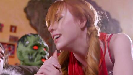 Отчим в образе Волка трахает падчерицу в образе Красной Шапочки