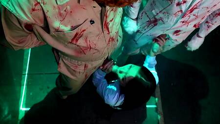 Аниматроники оживают и ебут красотку Asia Lee в два члена