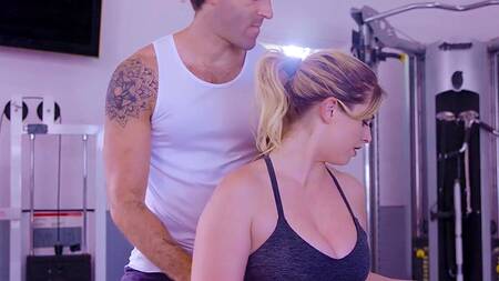 Пошла в зал, чтобы сбросить вес, но занялась сексом с тренером
