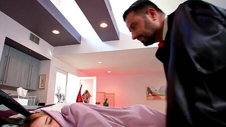 Подборка худеньких футфетишисток и ебли с ними