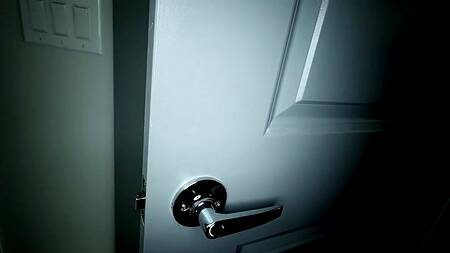 Член отчима идеально подходит красивой Chloe Rose