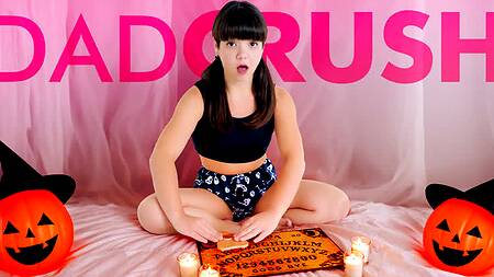 Вызвать духом не удалось, зато получилось трахнуться с отчимом