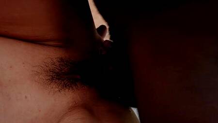 Зрелая Mariska X у бассейна кончает от черного хуя