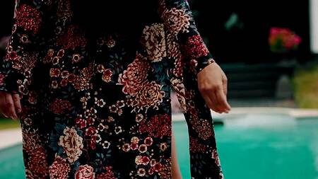 Зрелая Mariska X у бассейна кончает от черного хуя