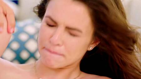 Работница отеля ворует деньги и ебется с коллегой