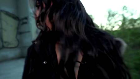 Показала попку под мостом и дала пикаперу