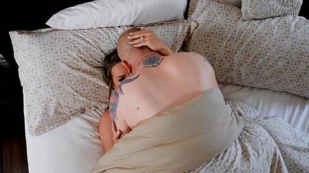 Страстная жена трахается с обиженным поваром