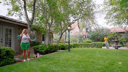 Негра на секс соблазняют две полноватые подруги