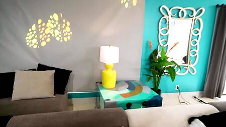 18-летняя девчонка в колготках в сетку ебется с парнем