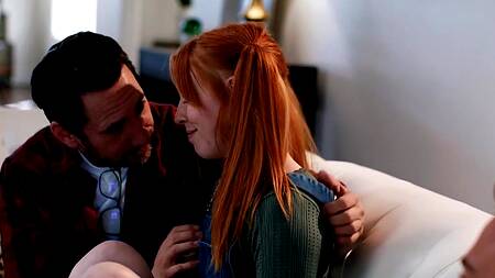 Рыжую худышку Madi Collins ебет отчим и соцработник