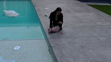 Белая ассистентка трахнулась с черным боссом в первый же день