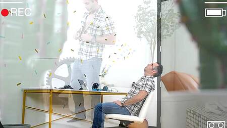 Подрочил в VR очках и трахнул милую падчерицу