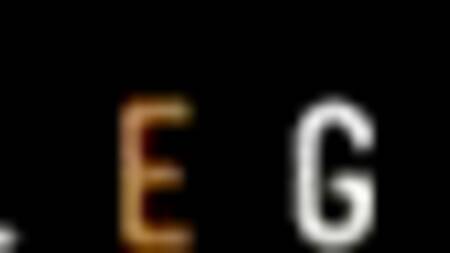 Шикарная Maddy Black встает раком и соблазняет на анал