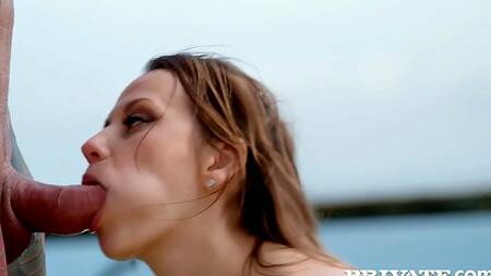 Фитнес блогерка во время прямого эфира занялась анальным сексом