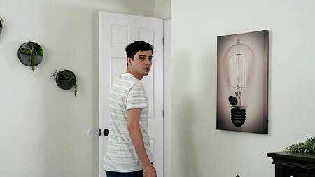 Мачеха показывает как на ней сидят трусы и трахается с пасынком