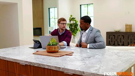 Развратная жена соблазняет на анал черного коллегу мужа