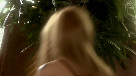 Мужик набрасывается на стерву и жестко её трахает