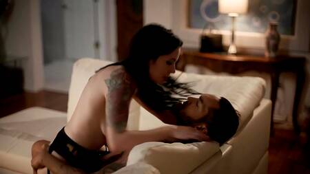 Влюбленный негр трахнул жаркую подругу Anna De Ville