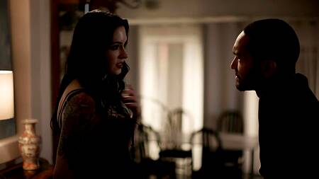 Влюбленный негр трахнул жаркую подругу Anna De Ville