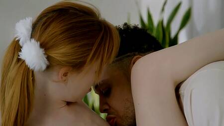 Рыжая скромница Madi Collins наслаждается большим членом негра