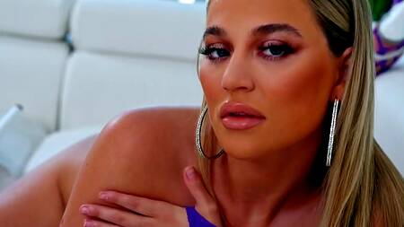 Вдвоем ебут красотку Blake Blossom в глубокую глотку