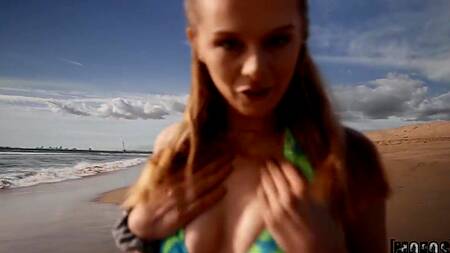 Отвез красотку Sahara Skye на пляж и жестко её трахнул