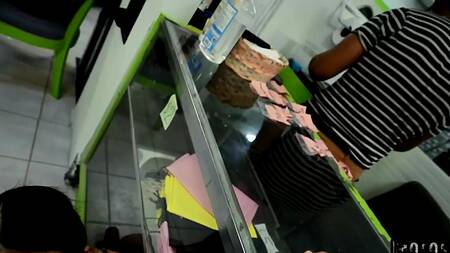 Пошлая Nikki Mars с сочной попой ебется в прачечной