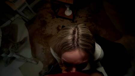 Туристка показывает сиськи за деньги и дает пикаперу