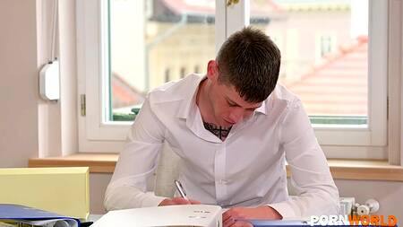 Сделал коллеге Josephine Jackson массаж, а та отдалась в пизду