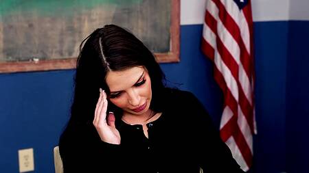 Директор универа берет училку на работу только после ебли