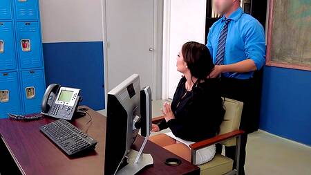 Директор универа берет училку на работу только после ебли