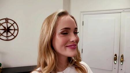 Лампочку не вкрутил, зато поимел блондинку в попку